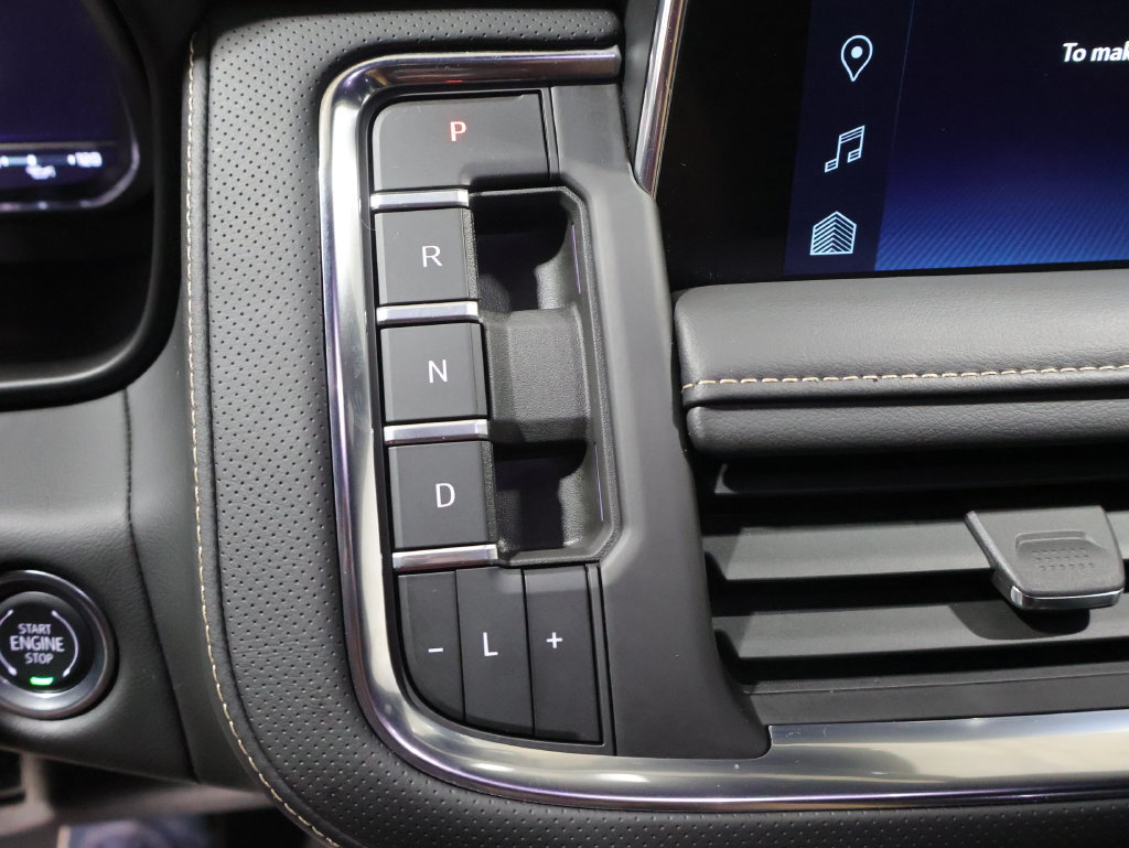 Used 2024 Chevrolet Tahoe Premier AWD/4WD image 34