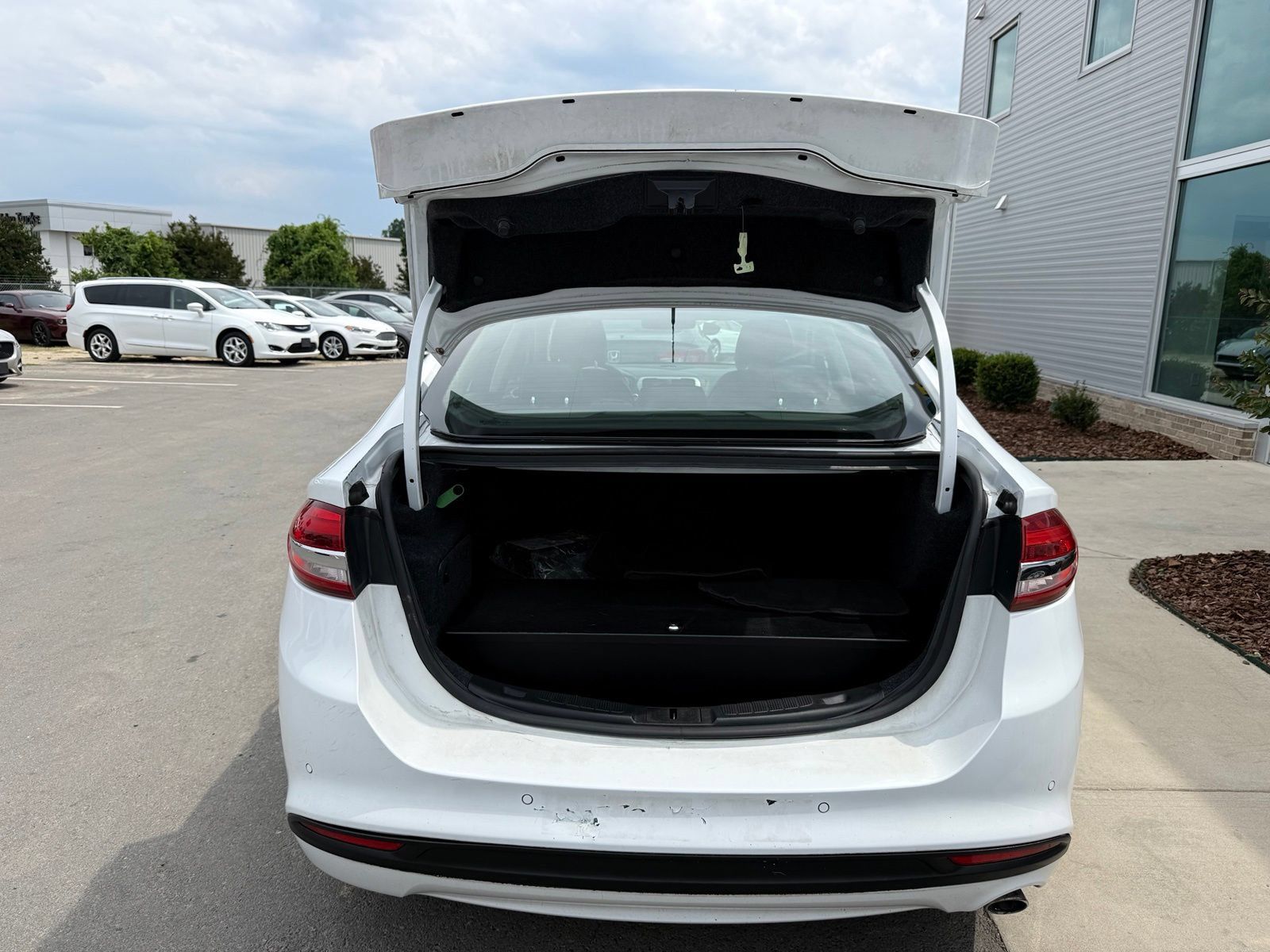Used 2018 Ford Fusion SE w/ Equipment Group 602A FWD image 39