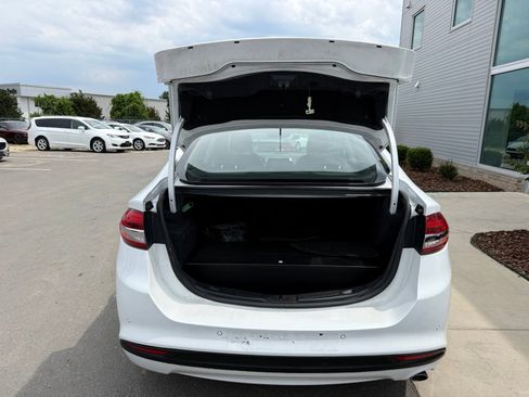Used 2018 Ford Fusion SE w/ Equipment Group 602A FWD image 39