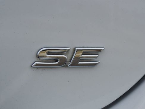 Used 2023 Toyota Camry SE image 18