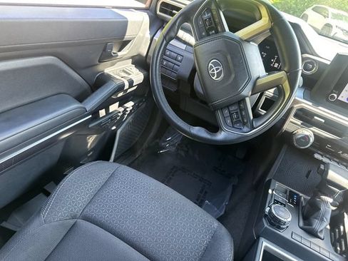 Certified 2025 Toyota 4Runner SR5 AWD/4WD image 24