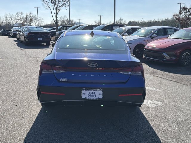 New 2026 Hyundai Elantra SE FWD image 7