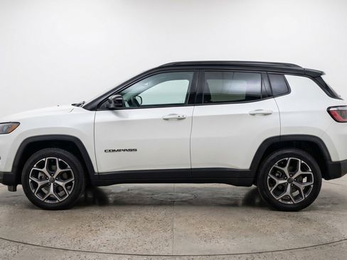 Used 2025 Jeep Compass Limited AWD/4WD image 5