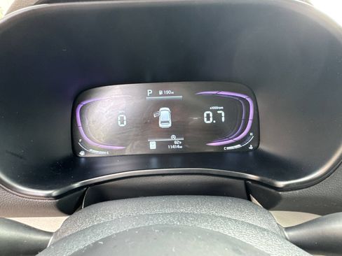 Used 2025 Kia Soul LX w/ LX Technology Package FWD image 26
