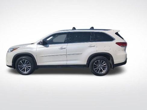 Used 2019 Toyota Highlander XLE image 8