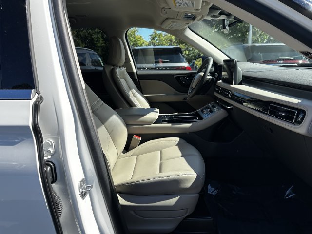 Certified 2024 Lincoln Aviator AWD w/ Elements Package image 33