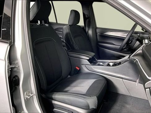 New 2026 Jeep Grand Cherokee Laredo X image 12