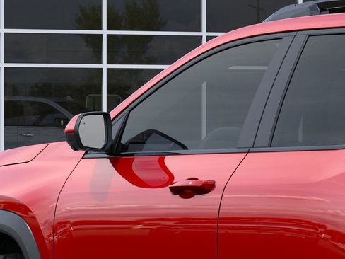 New 2026 Chevrolet Equinox ACTIV w/ Safety and Technology Package image 12