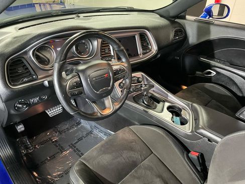 Used 2019 Dodge Challenger R/T Scat Pack w/ Plus Package RWD image 17