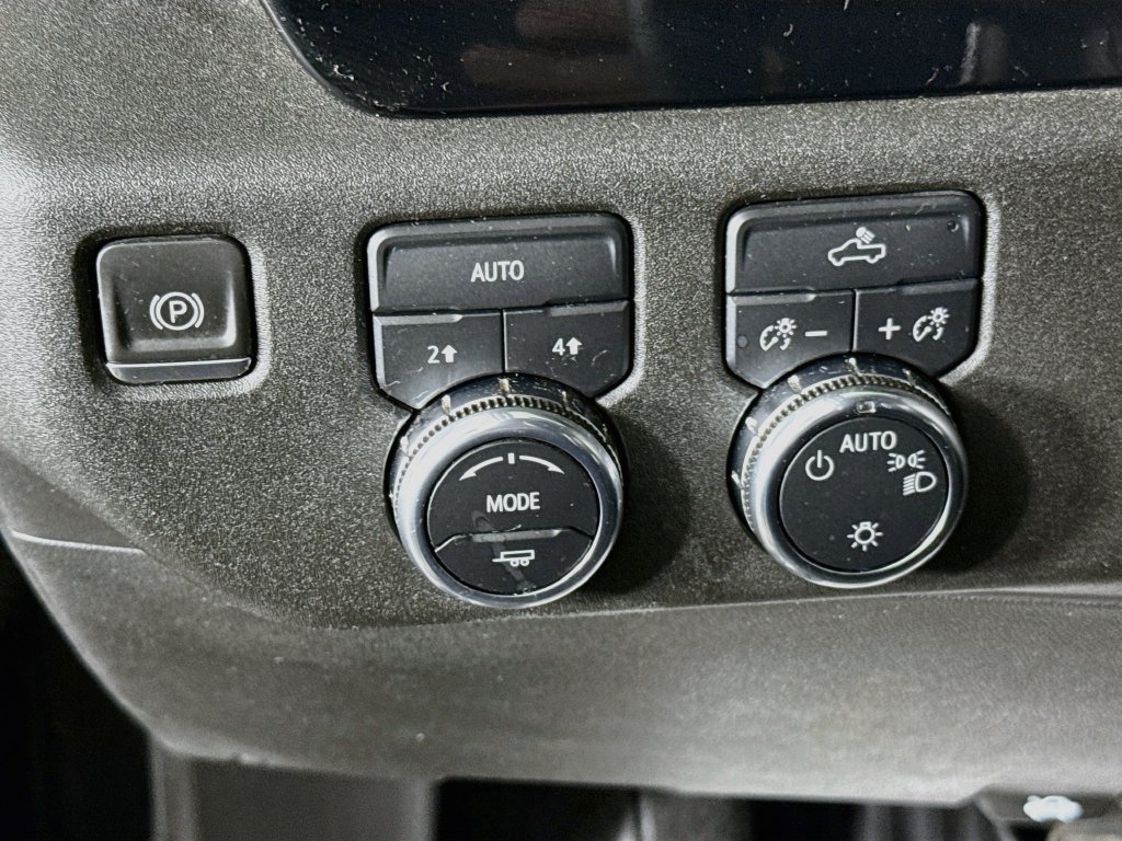 Used 2023 GMC Sierra 1500 SLE AWD/4WD image 10