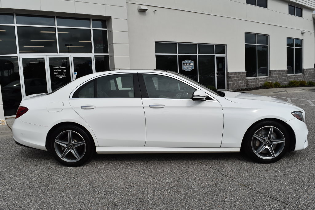 Used 2018 Mercedes-Benz E 300 4MATIC w/ Premium 2 Package (Q02) image 2