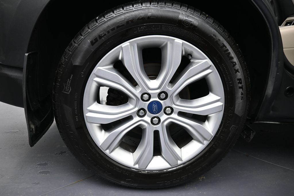 Used 2020 Ford Edge Titanium AWD/4WD image 33
