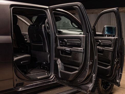 Used 2023 RAM 2500 Limited image 28