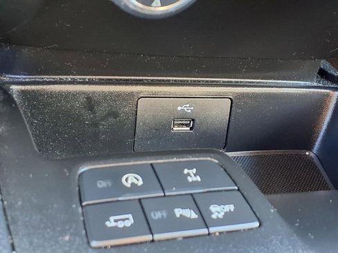 Used 2019 Ford Ranger XL w/ Equipment Group 101A Mid image 8