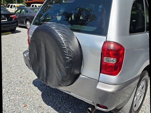 Used 2004 Toyota RAV4 2WD image 7