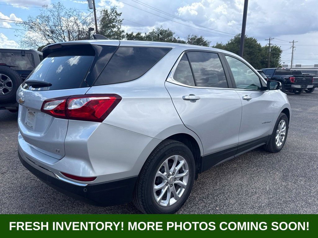 Used 2021 Chevrolet Equinox LT FWD image 2