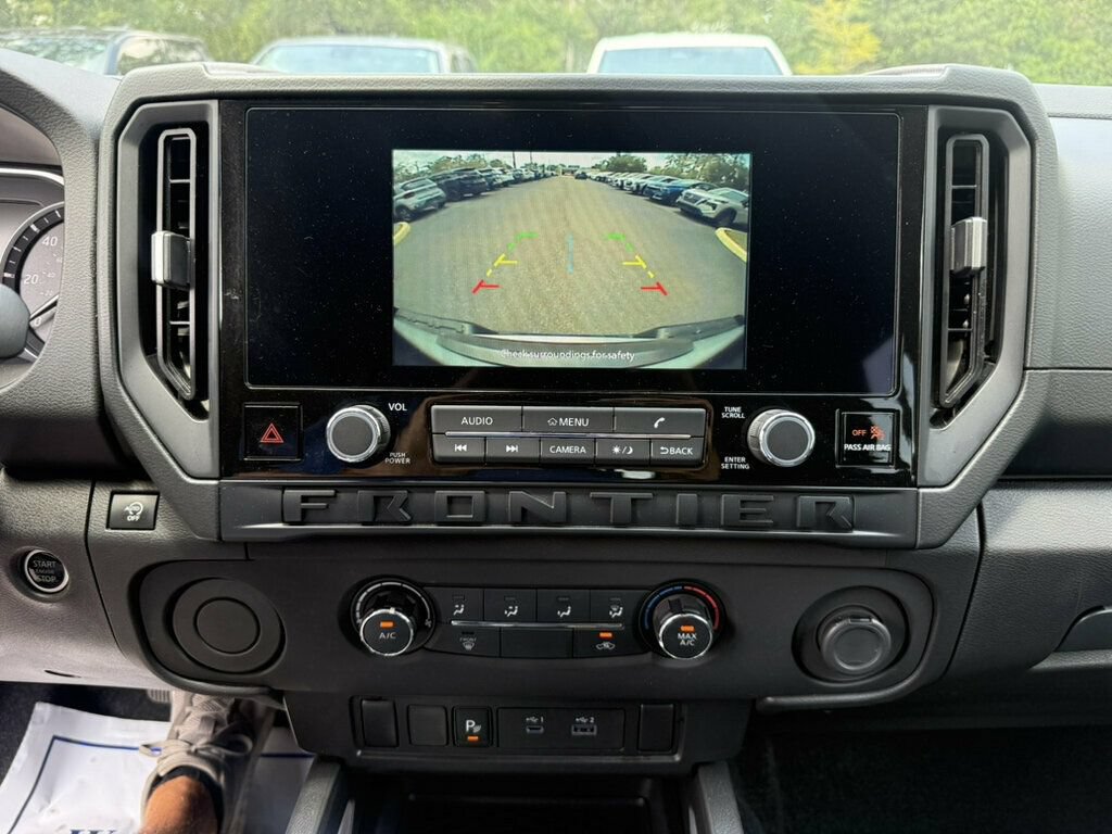 Used 2025 Nissan Frontier S RWD image 6