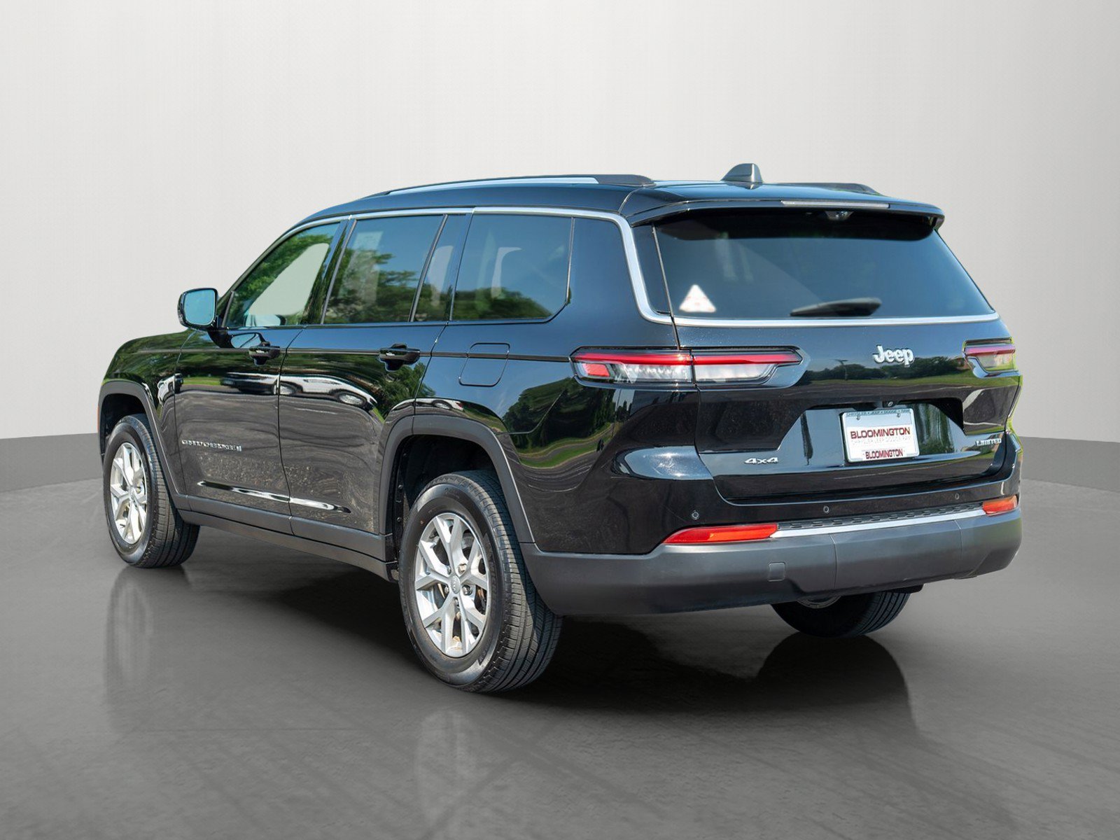 Used 2023 Jeep Grand Cherokee L Limited w/ Luxury Tech Group II AWD/4WD image 5
