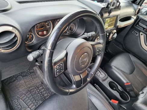 Used 2016 Jeep Wrangler Unlimited Sahara image 17