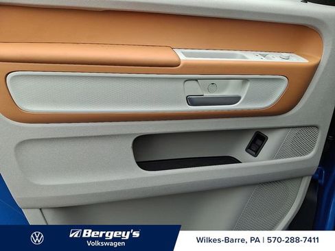 New 2025 Volkswagen ID. Buzz Pro S Plus image 11