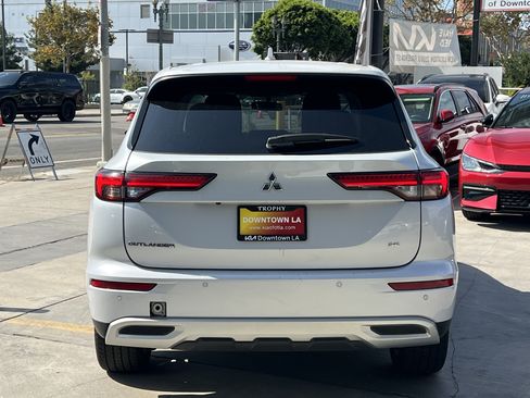 Used 2024 Mitsubishi Outlander SE FWD image 5