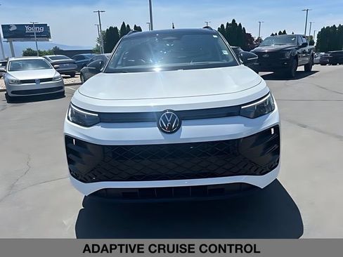 Used 2025 Volkswagen Tiguan SE R-Line AWD/4WD image 8
