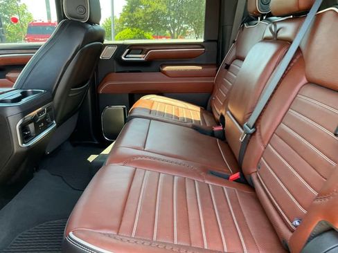 Used 2024 GMC Sierra 2500 Denali Ultimate AWD/4WD image 18