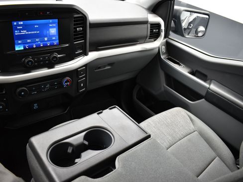 Used 2022 Ford F150 XLT image 33