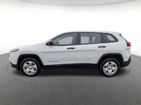 Used 2017 Jeep Cherokee Sport image 8