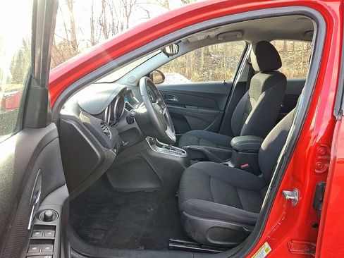 Used 2014 Chevrolet Cruze LT image 14