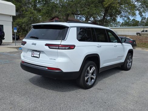 New 2026 Jeep Grand Cherokee L Limited w/ Luxury Tech Group II RWD image 5