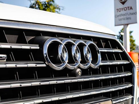 Used 2017 Audi Q7 3.0T Premium Plus image 5