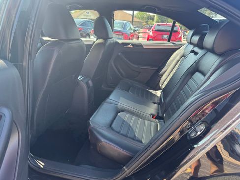 Used 2013 Volkswagen Jetta GLI Autobahn FWD image 5