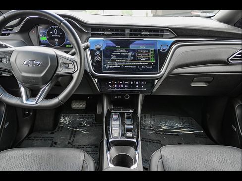 Used 2023 Chevrolet Bolt LT w/ Infotainment Package FWD image 14