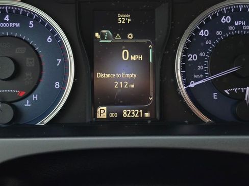 Used 2016 Toyota Camry LE image 29