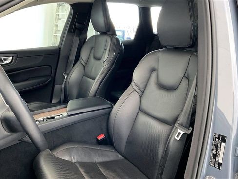 Used 2023 Volvo XC60 B5 Ultimate w/ Climate Package image 34