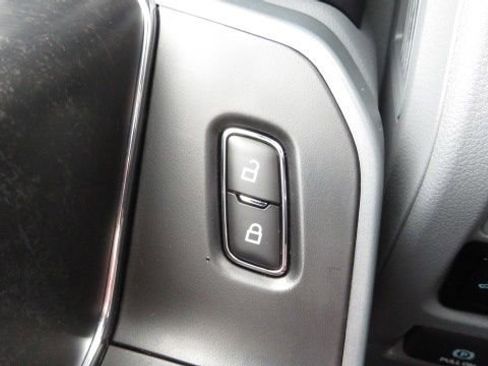 Certified 2022 Ford F150 XLT w/ Equipment Group 302A High image 27