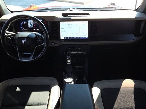 Used 2022 Ford Bronco Wildtrak image 11