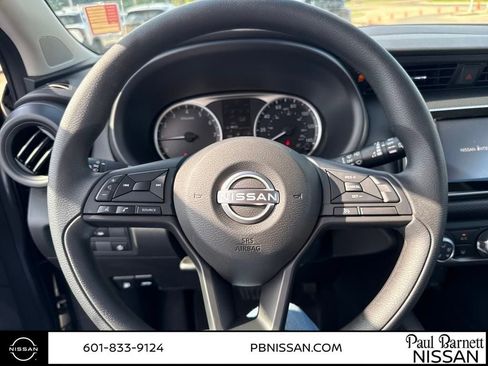New 2025 Nissan Kicks Play S image 15