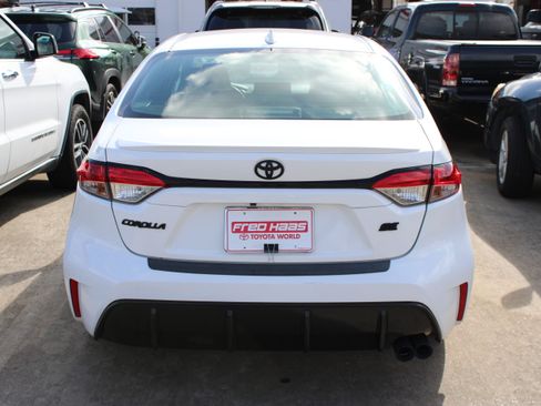 Used 2024 Toyota Corolla SE FWD image 7