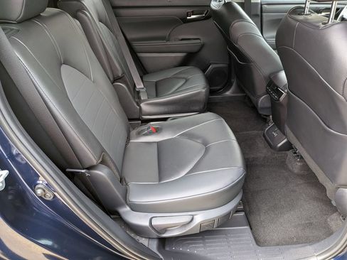 Used 2026 Toyota Highlander XLE AWD/4WD image 18