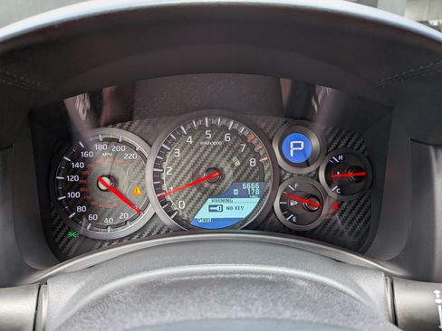 Used 2020 Nissan GT-R Premium w/ Premium Interior Package AWD/4WD image 25