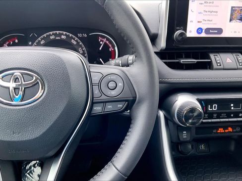Used 2025 Toyota RAV4 XLE Premium FWD image 25