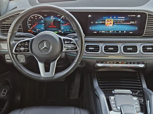 Used 2021 Mercedes-Benz GLS 450 4MATIC image 25