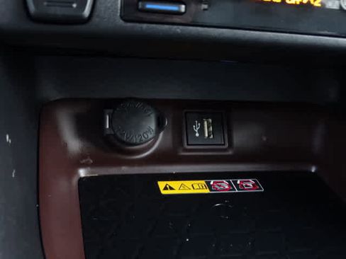 Used 2025 Toyota RAV4 Limited w/ Advanced Technology Package image 32