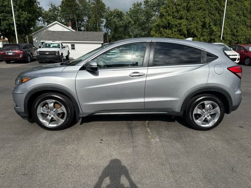 Used 2017 Honda HR-V EX image 6