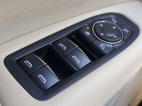 Used 2019 Cadillac XT5 Luxury FWD image 29