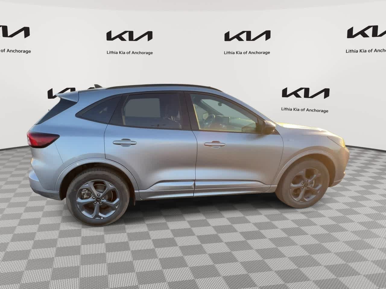 Used 2024 Ford Escape ST-Line AWD/4WD image 2