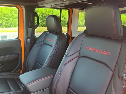 Used 2025 Jeep Wrangler Unlimited Rubicon AWD/4WD image 18