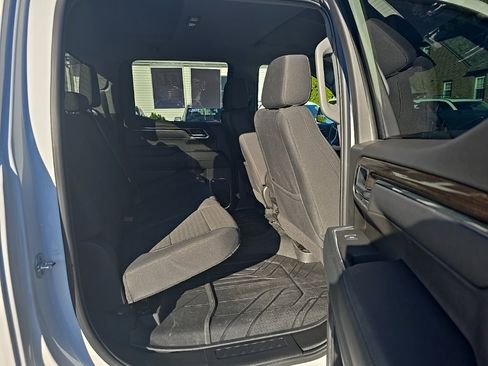 Used 2025 Chevrolet Silverado 1500 LT image 14